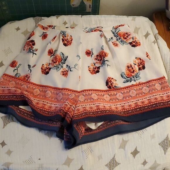 Trixxi romper - Picture 2 of 15